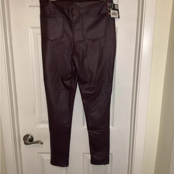 BBJ Los Angeles Faux‎ Leather Stretch Skinny Jegging Pants Burgundy Size Large - Picture 4 of 7